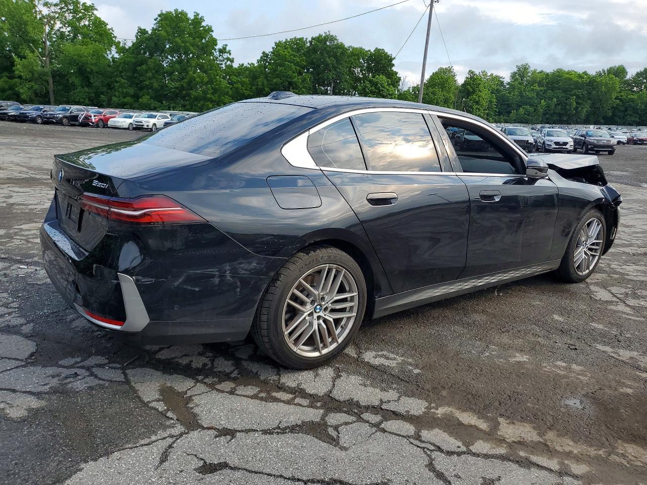 2024 BMW 530 Xi - Image 3
