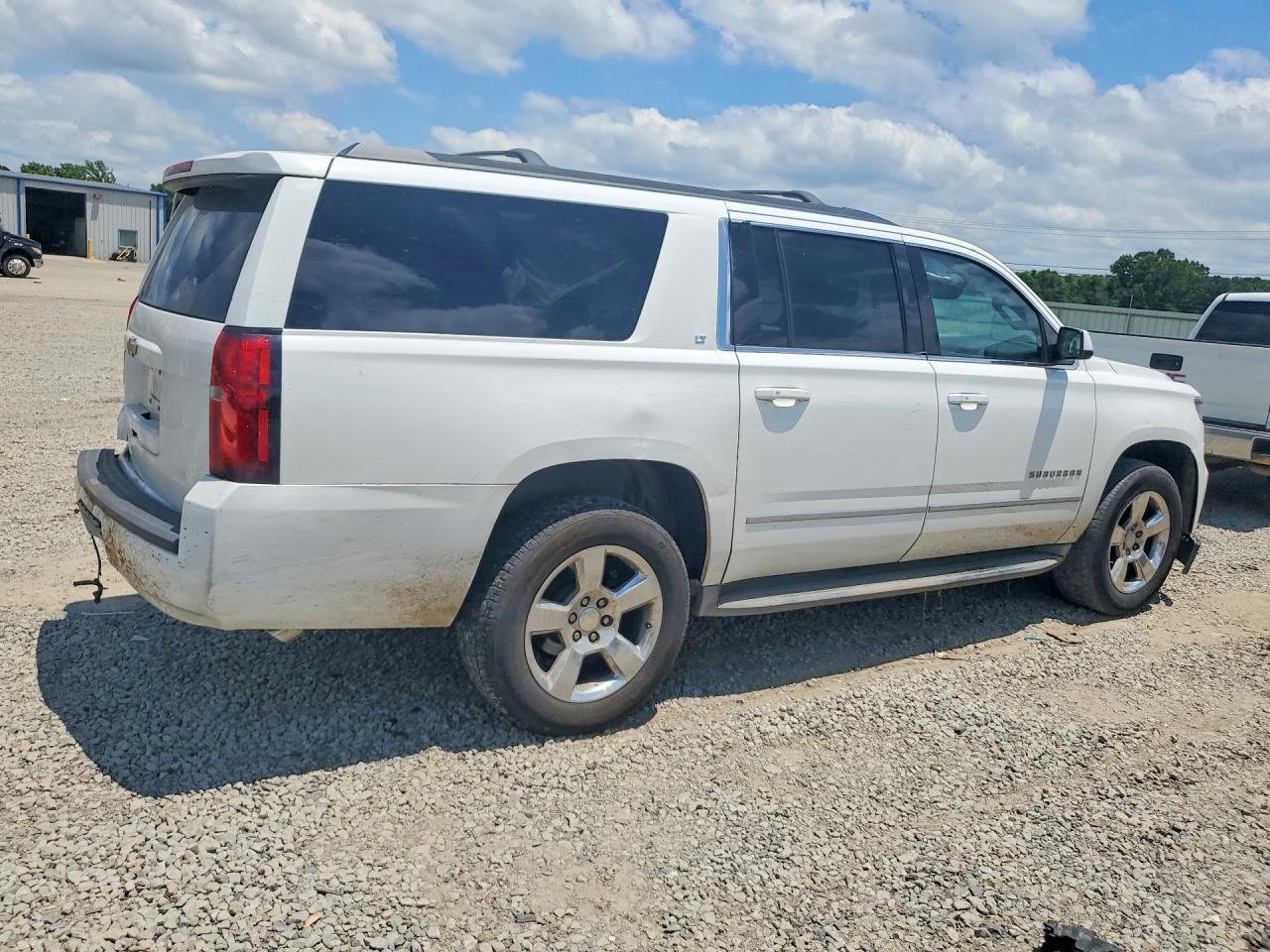 2015 Chevrolet Suburban C1500 Lt - Image 3