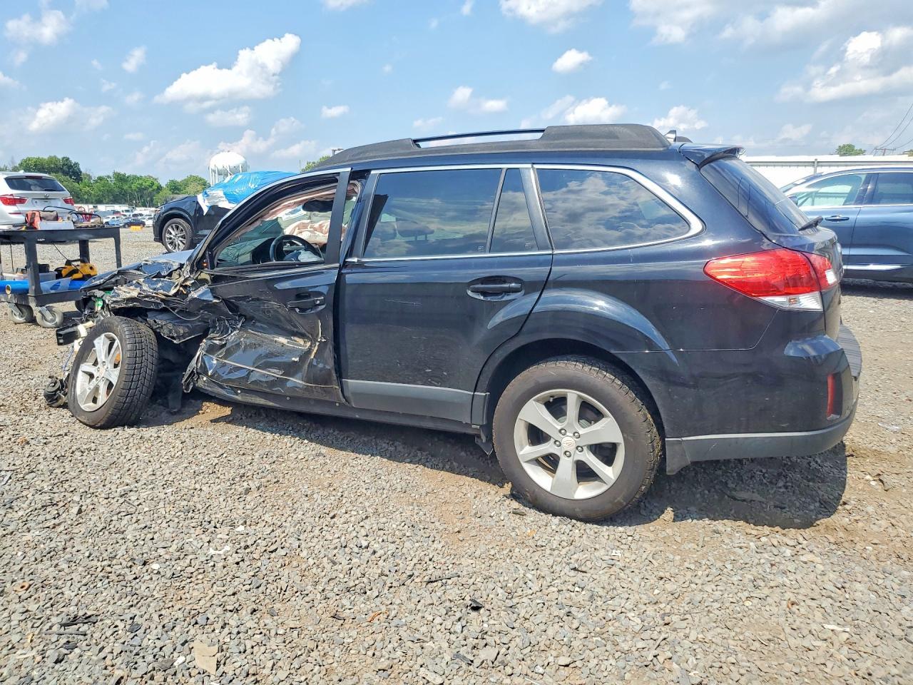 2014 Subaru Outback 2.5I Premium - Фото 2