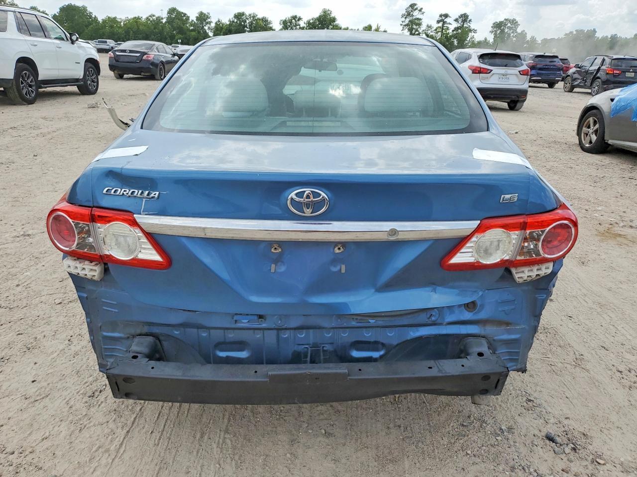 2013 Toyota Corolla Le - Image 6