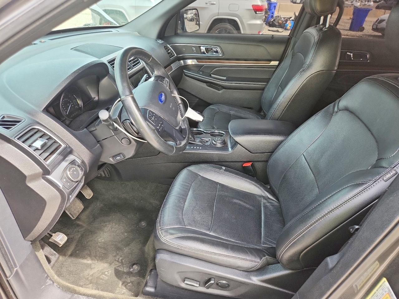 2017 Ford Explorer Limited - Image 7