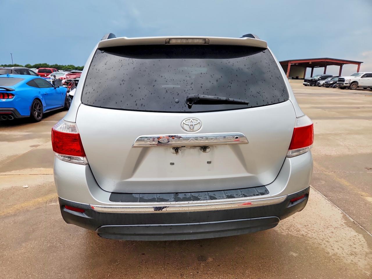 2012 Toyota Highlander Se - Image 6