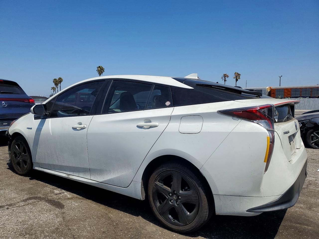 2016 Toyota Prius Four Touring - Image 2