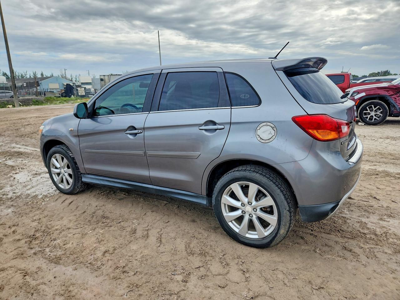 2015 Mitsubishi Outlander Sport Se - Фото 2