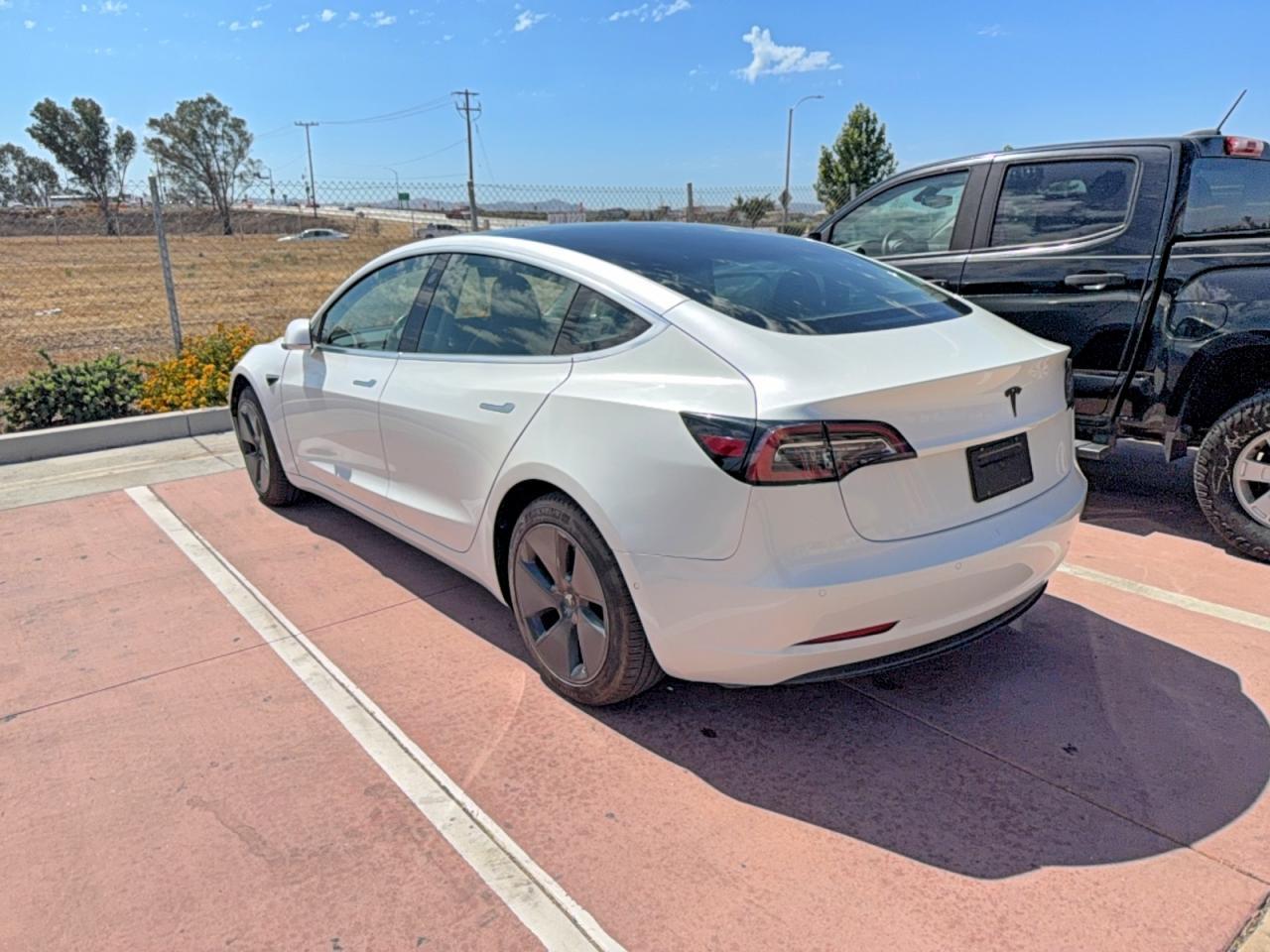 2019 Tesla Model 3 - Image 3