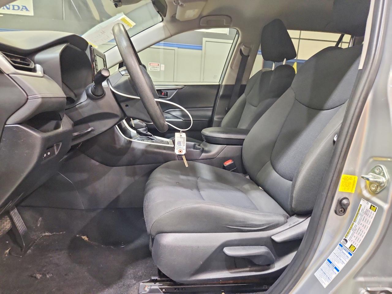 2020 Toyota Rav4 Le - Image 7
