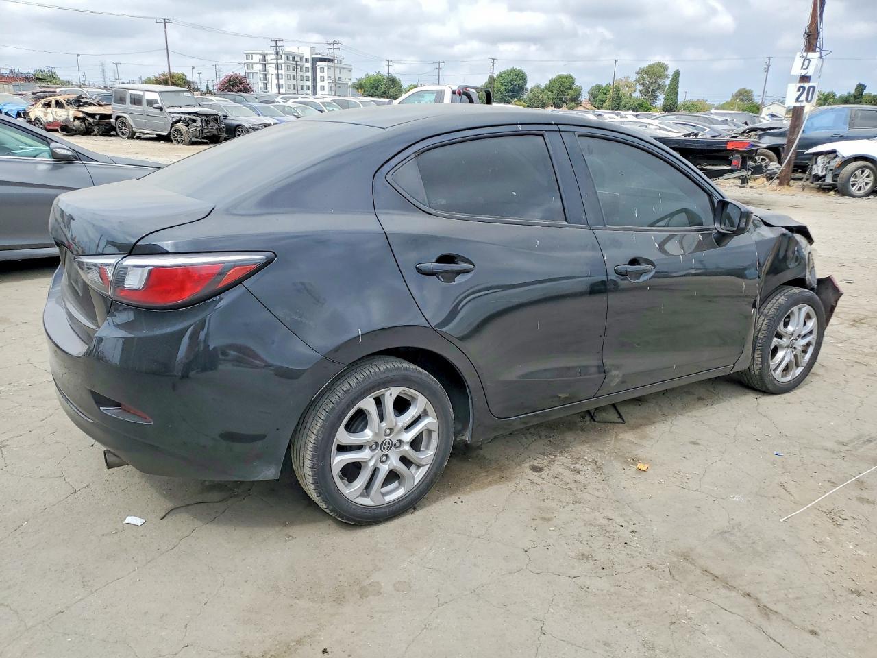2016 Scion Ia Base - Фото 3
