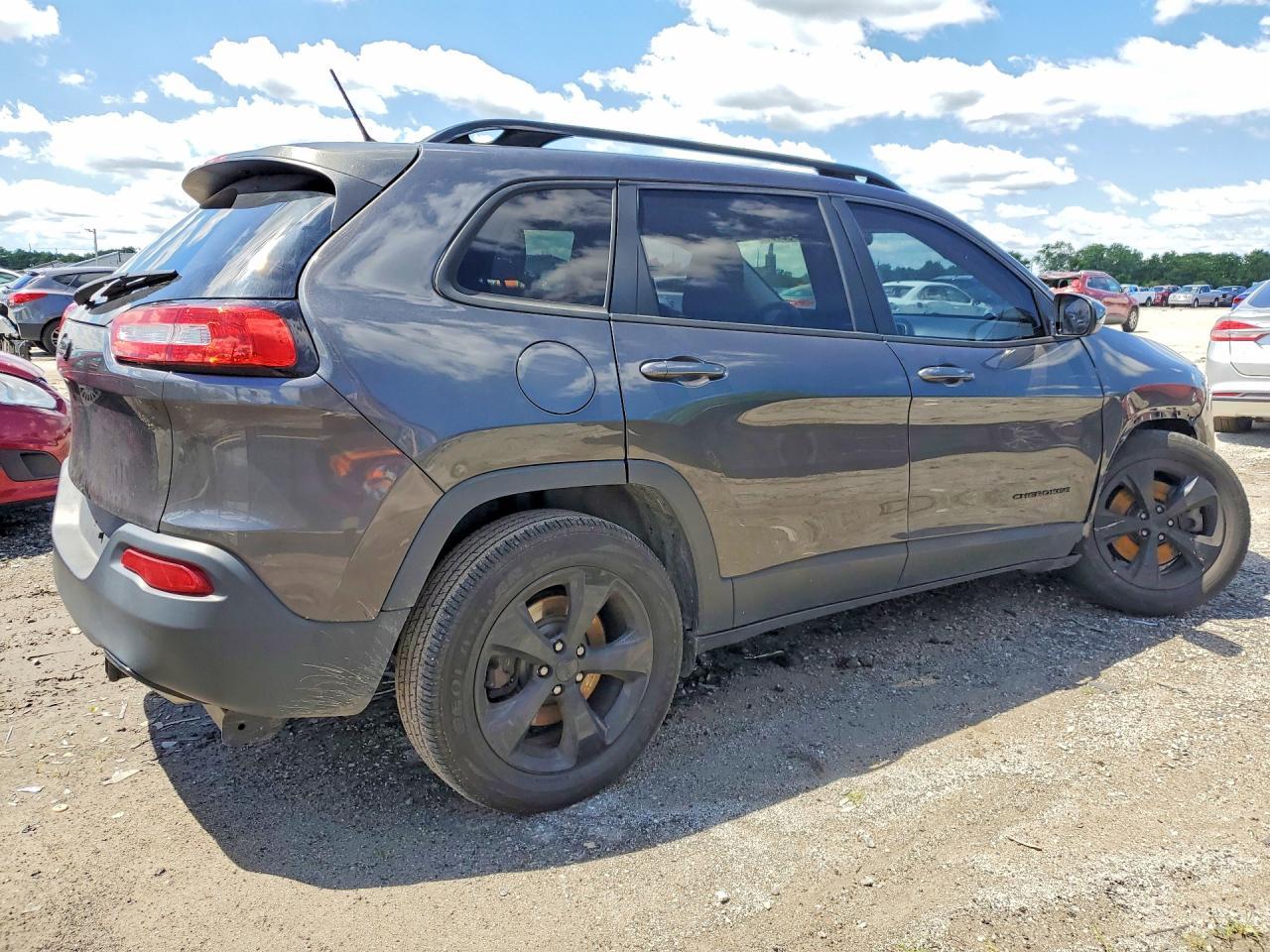 2015 Jeep Cherokee Latitude - Фото 3