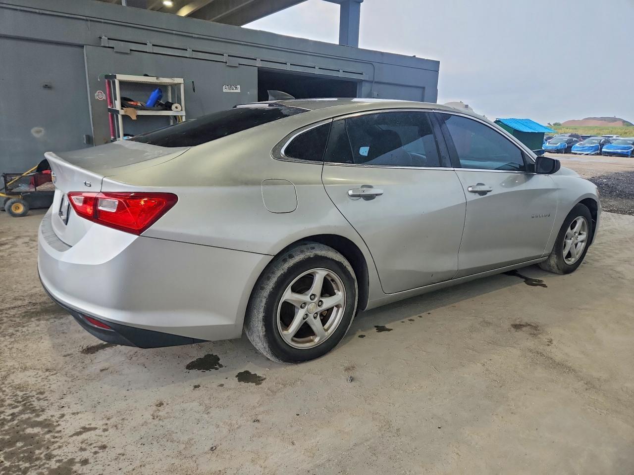2016 Chevrolet Malibu Ls - Фото 3