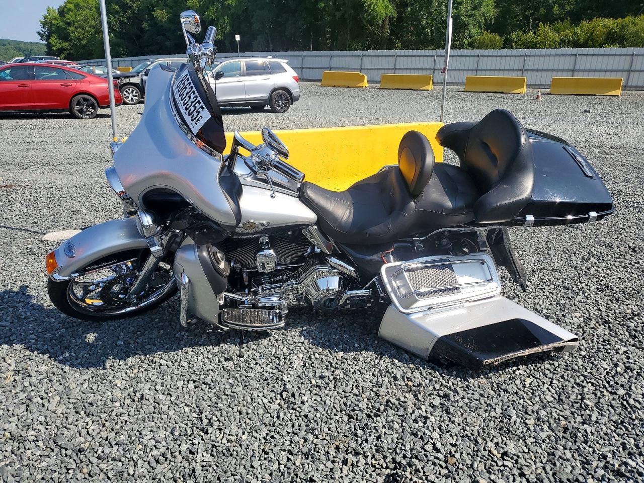 2003 Harley-Davidson Flhtcui Anniversary - Фото 3