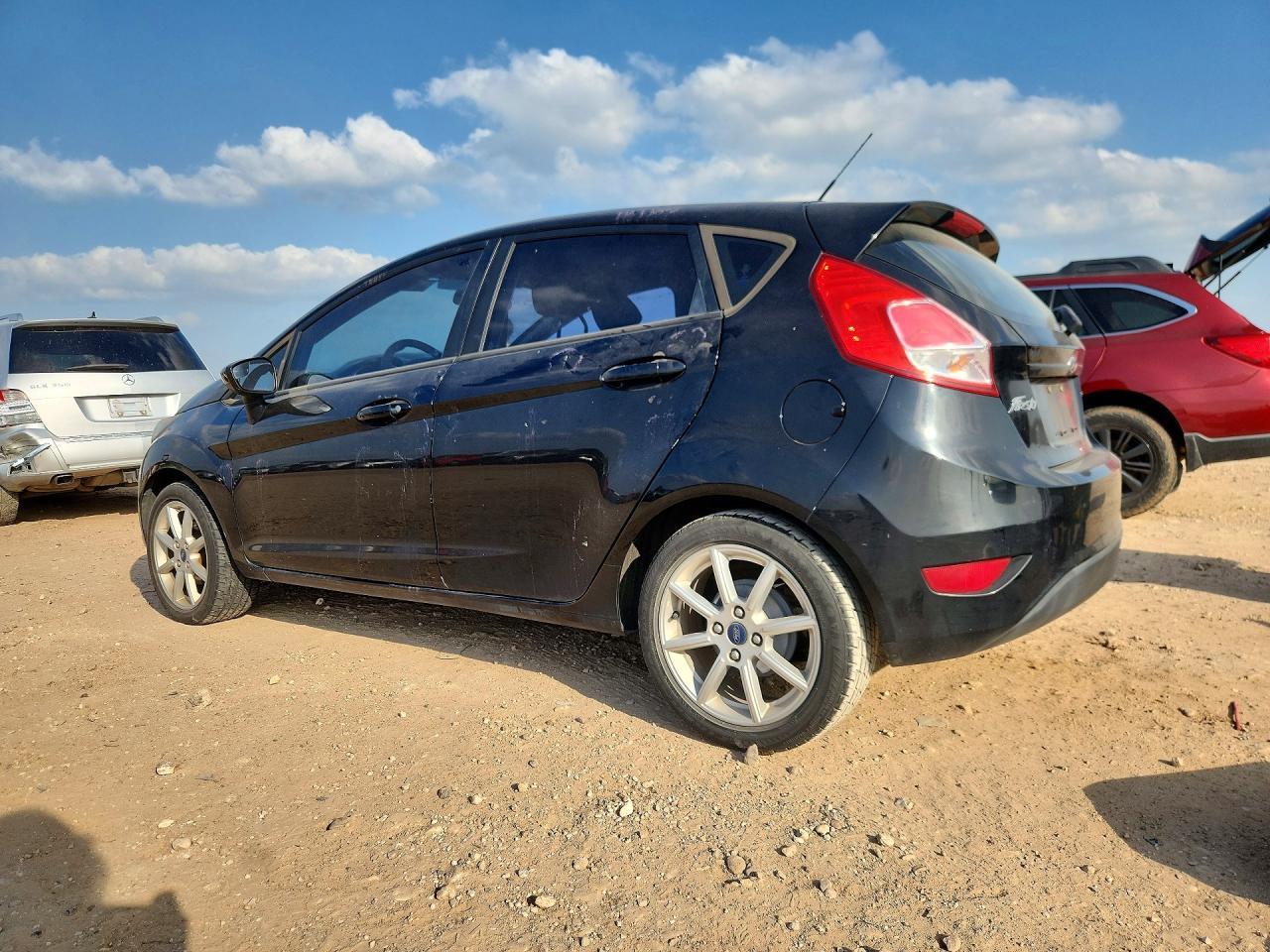2017 Ford Fiesta Se - Фото 2