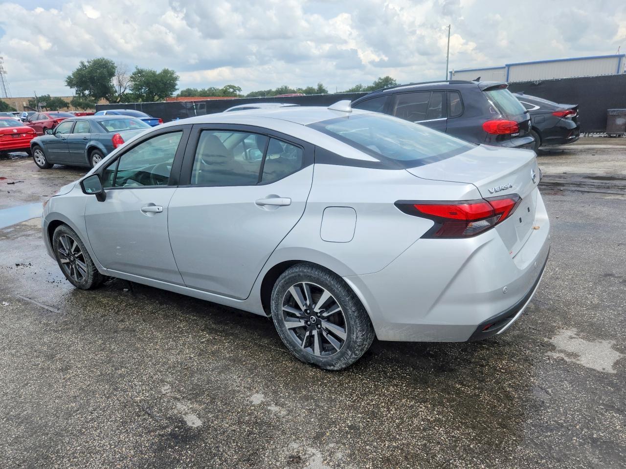 2021 Nissan Versa Sv - Фото 2