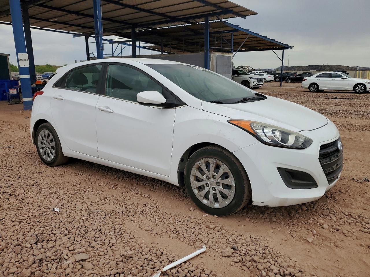 2017 Hyundai Elantra Gt Base - Фото 4