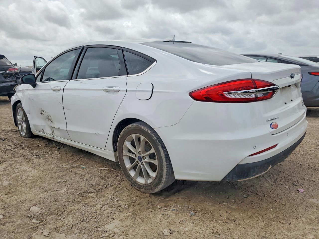 2020 Ford Fusion Se - Image 2