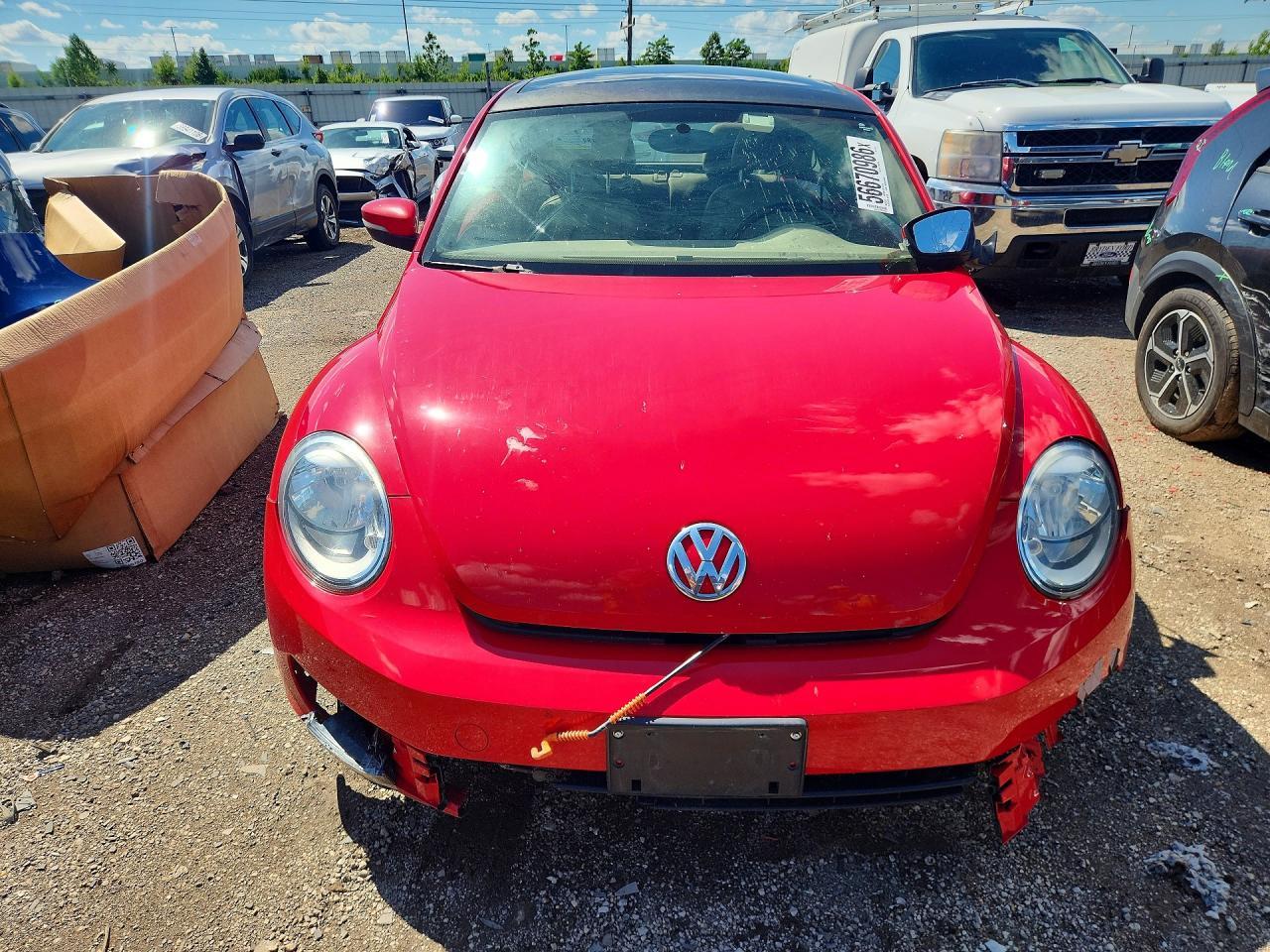 2013 Volkswagen Beetle - Image 5