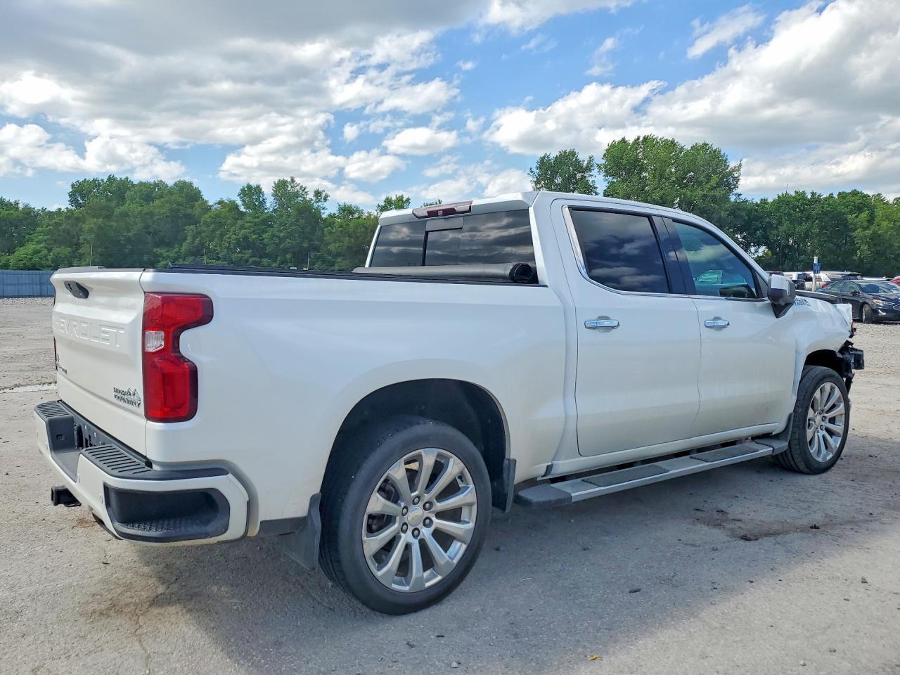 2019 Chevrolet Silverado K1500 High Country - Image 3