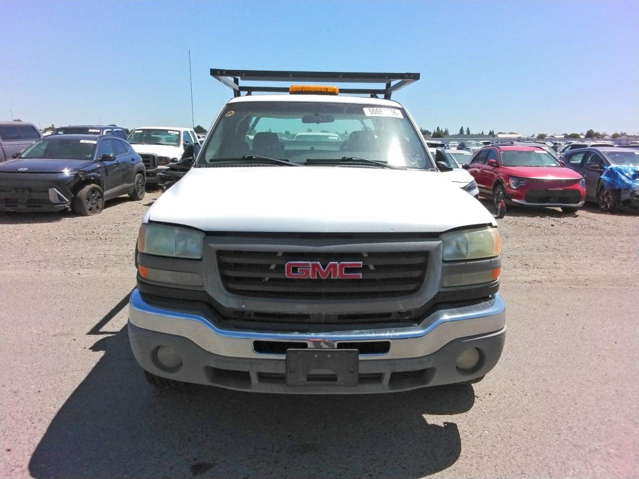 2004 GMC Sierra - Image 5