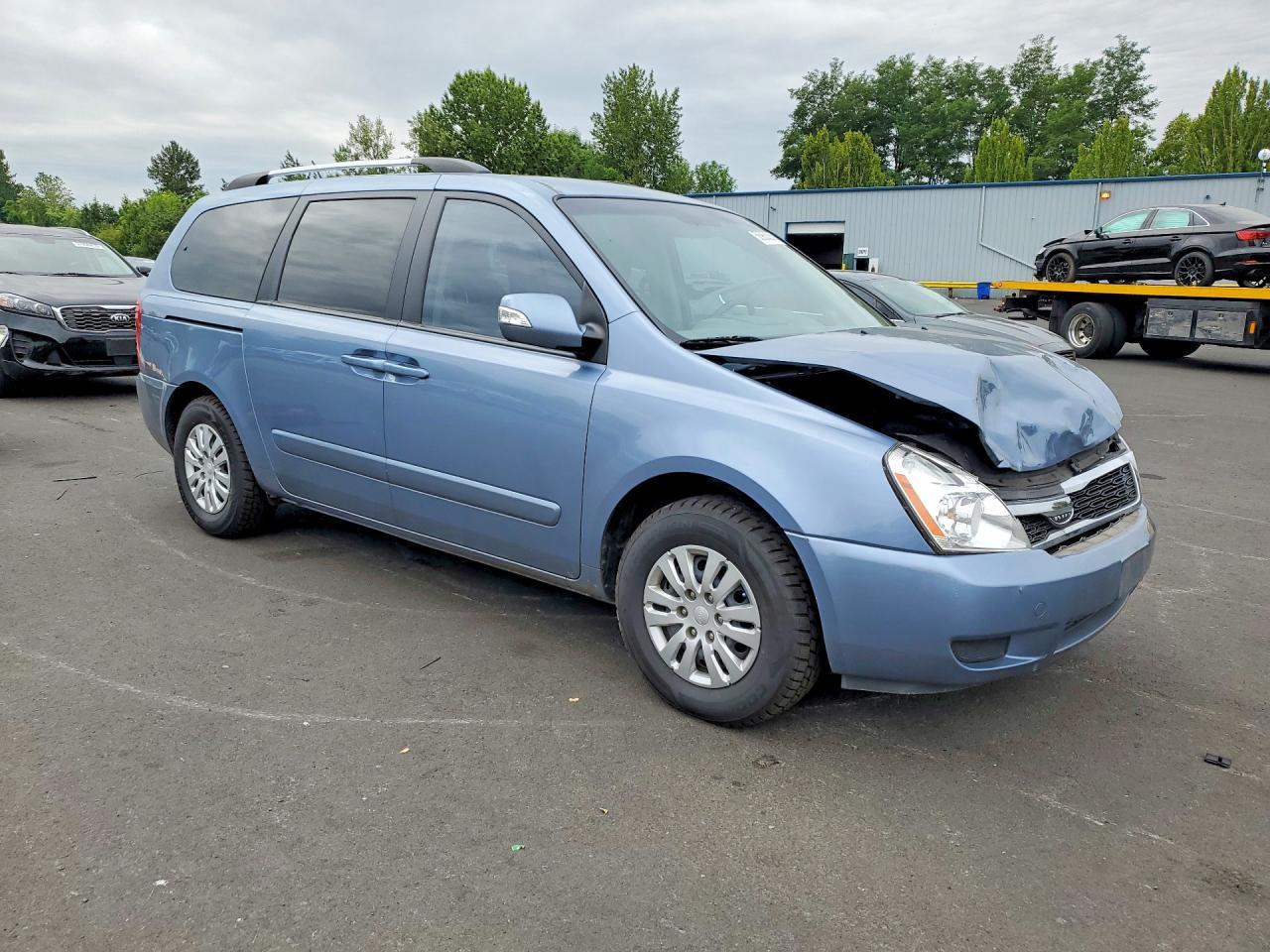 2012 Kia Sedona Lx - Image 4