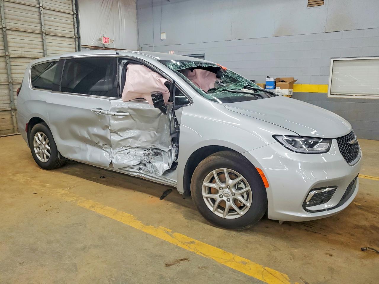 2026 Chrysler Pacifica Select - Image 4