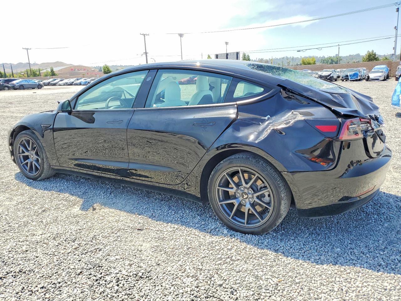 2022 Tesla Model 3 - Фото 2