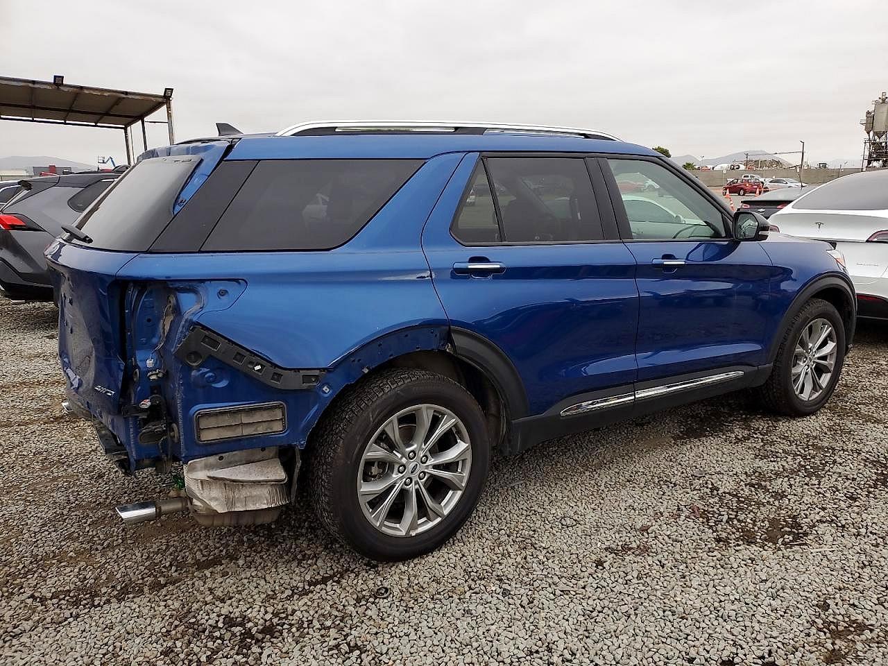 2022 Ford Explorer Limited - Image 3