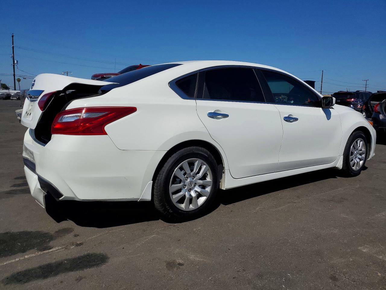2018 Nissan Altima 2.5 S - Фото 3