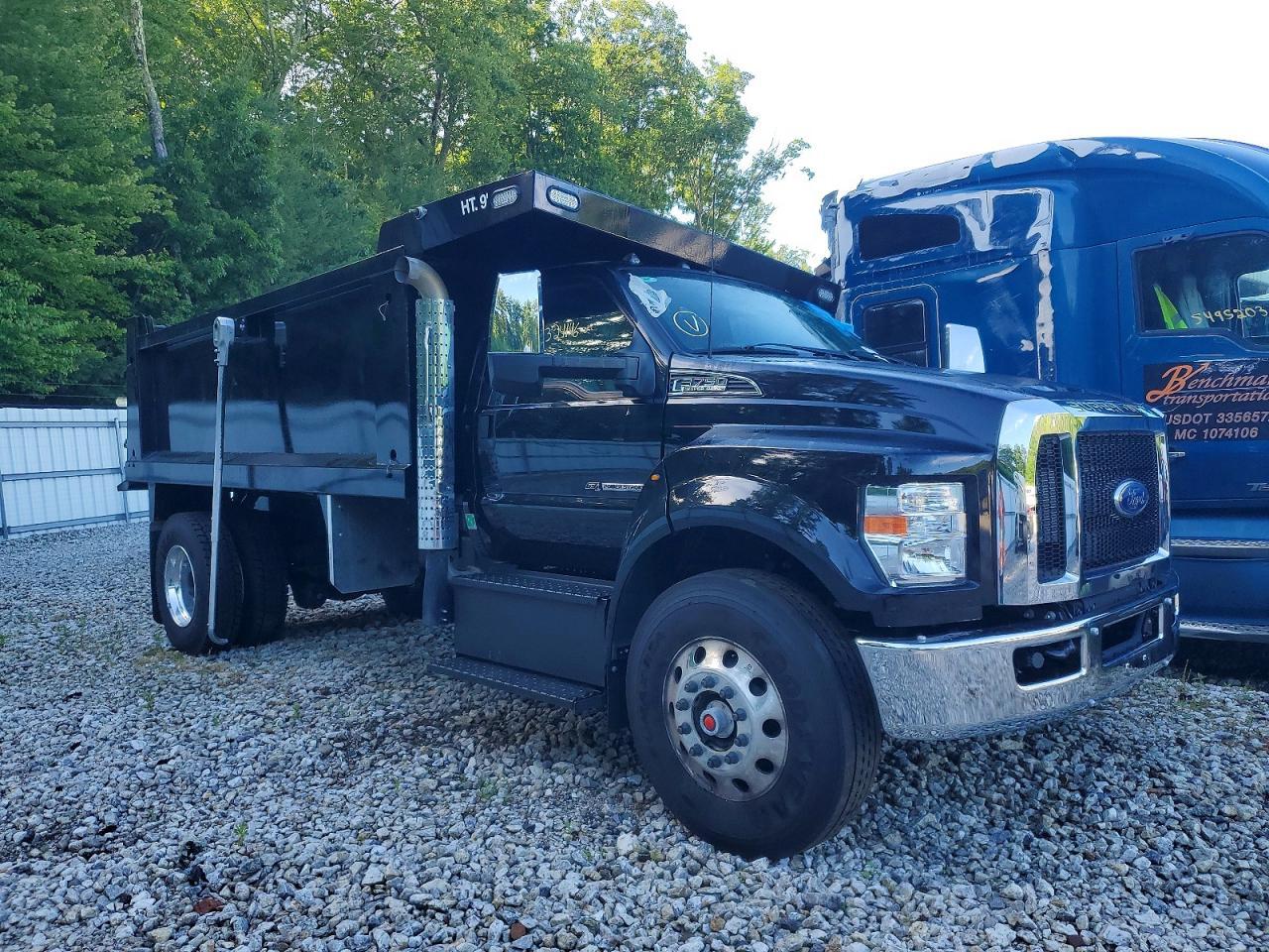 2025 Ford F750 Super Duty Dump Truck