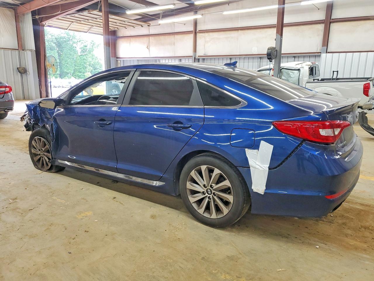 2017 Hyundai Sonata Sport - Фото 2