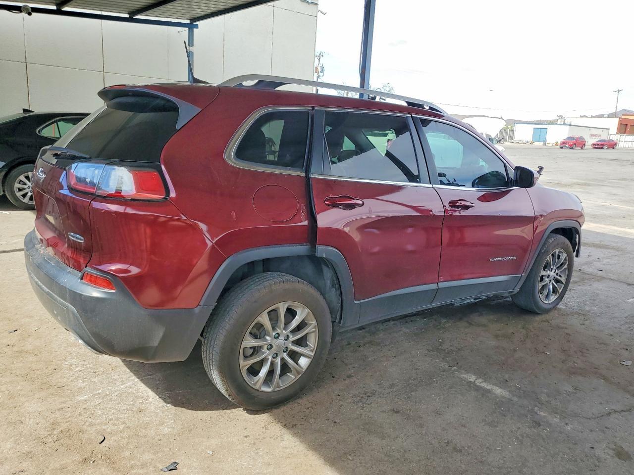 2019 Jeep Cherokee Latitude Plus - Image 3