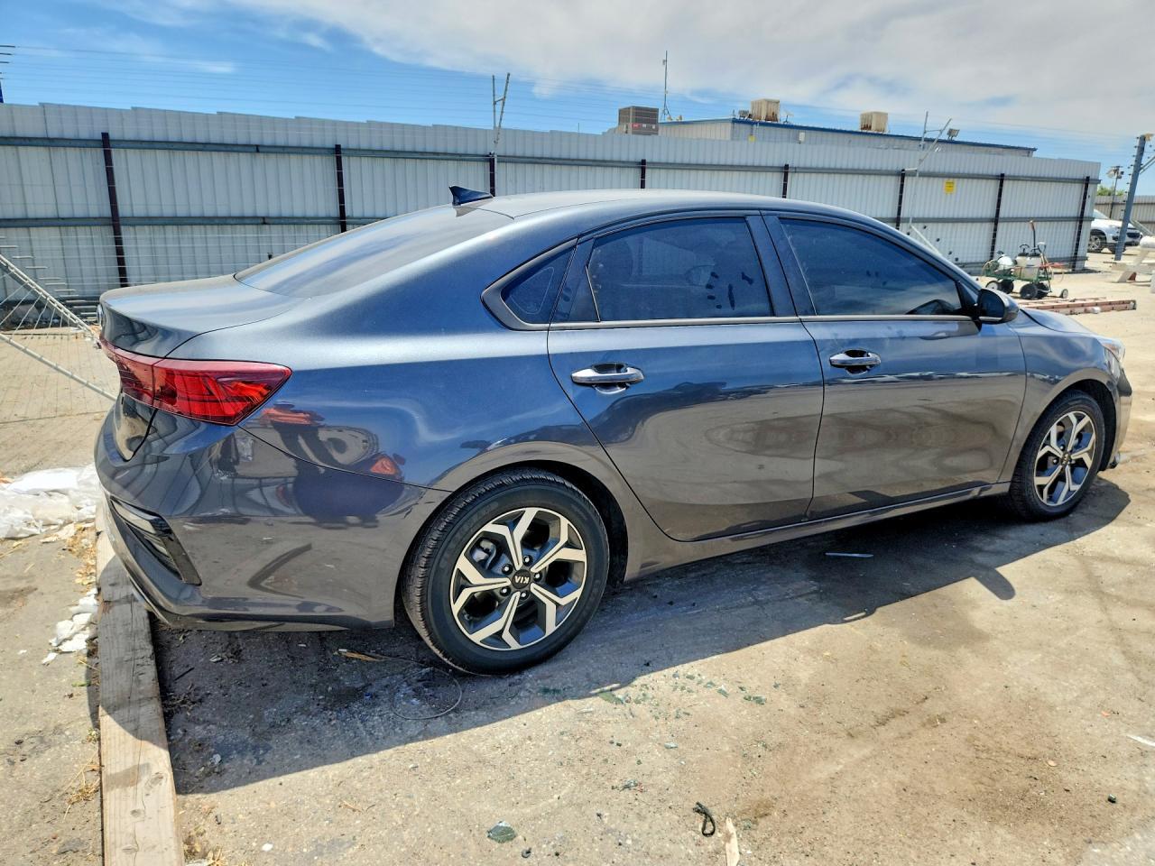 2021 Kia Forte Lxs - Image 3