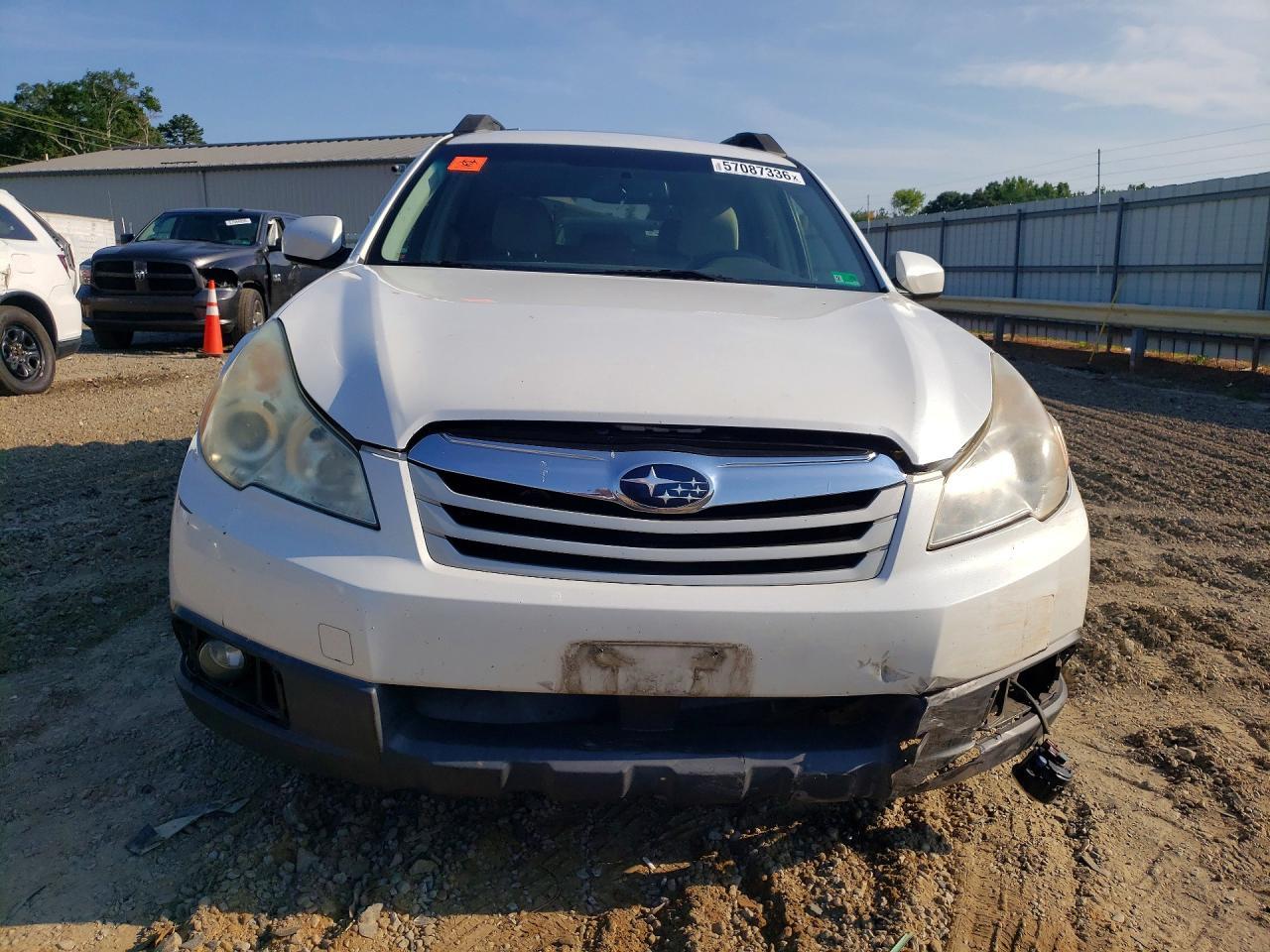 2011 Subaru Outback 2.5I Premium - Image 5