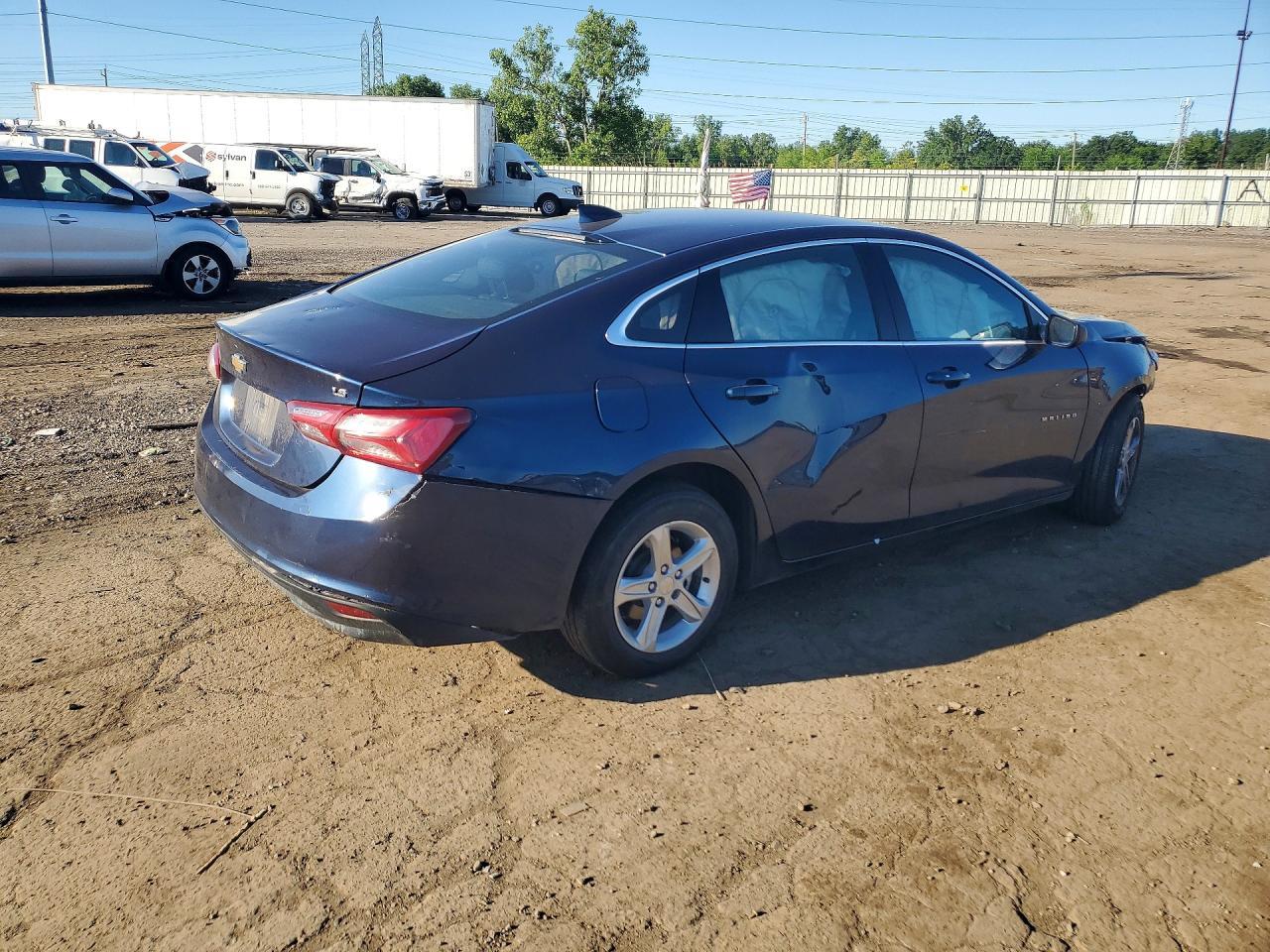 2022 Chevrolet Malibu Lt - Image 3