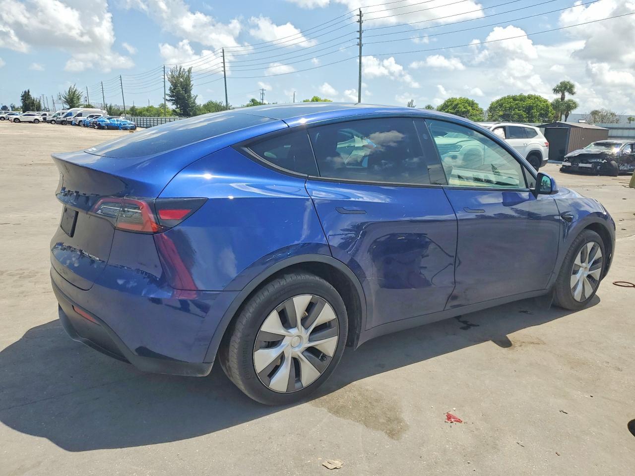 2023 Tesla Model Y - Image 3