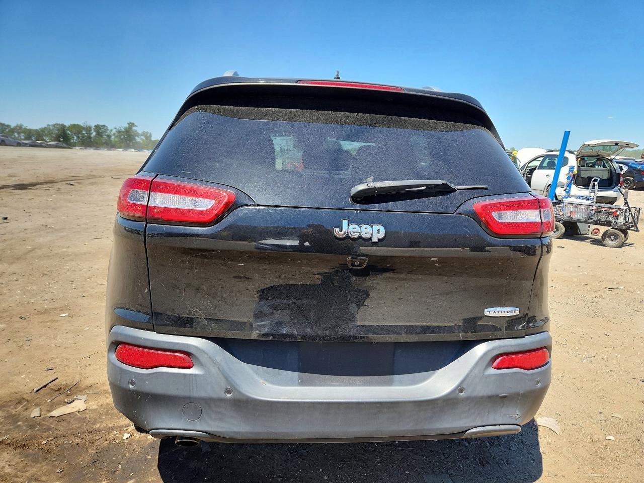 2017 Jeep Cherokee Latitude - Image 6
