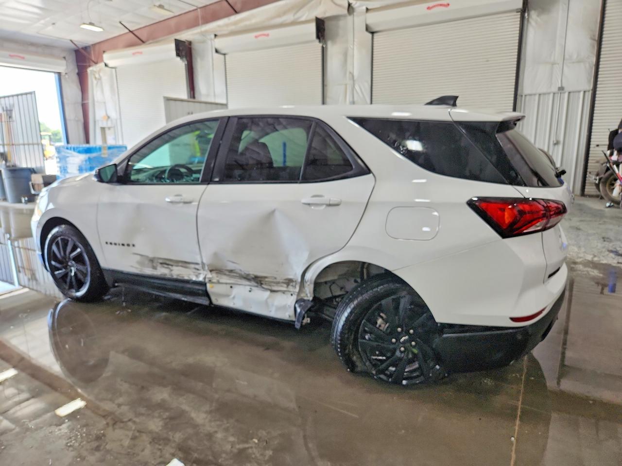 2023 Chevrolet Equinox Ls - Image 2