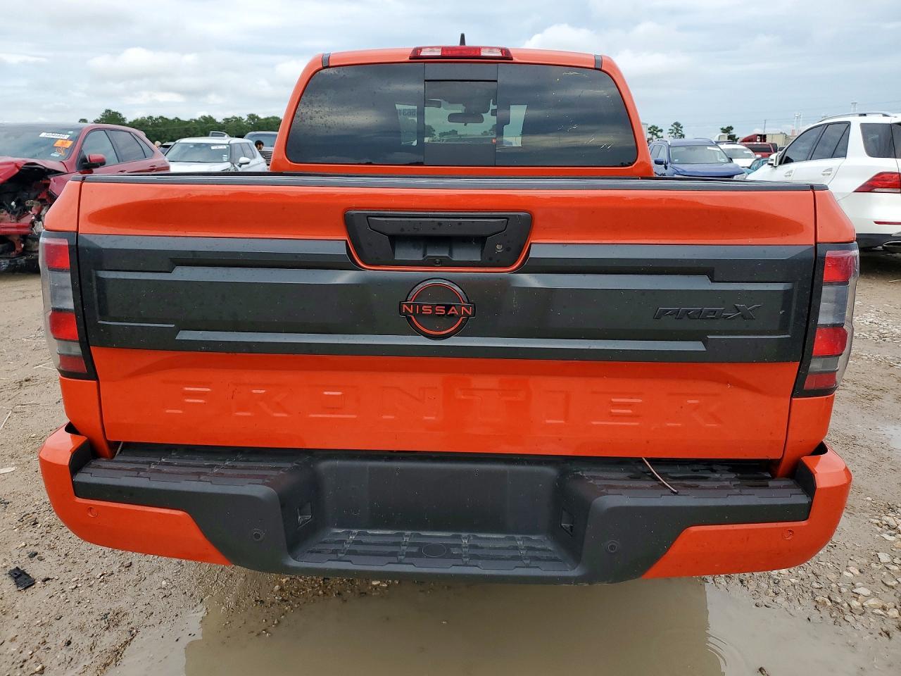 2025 Nissan Frontier Pro-X - Image 6