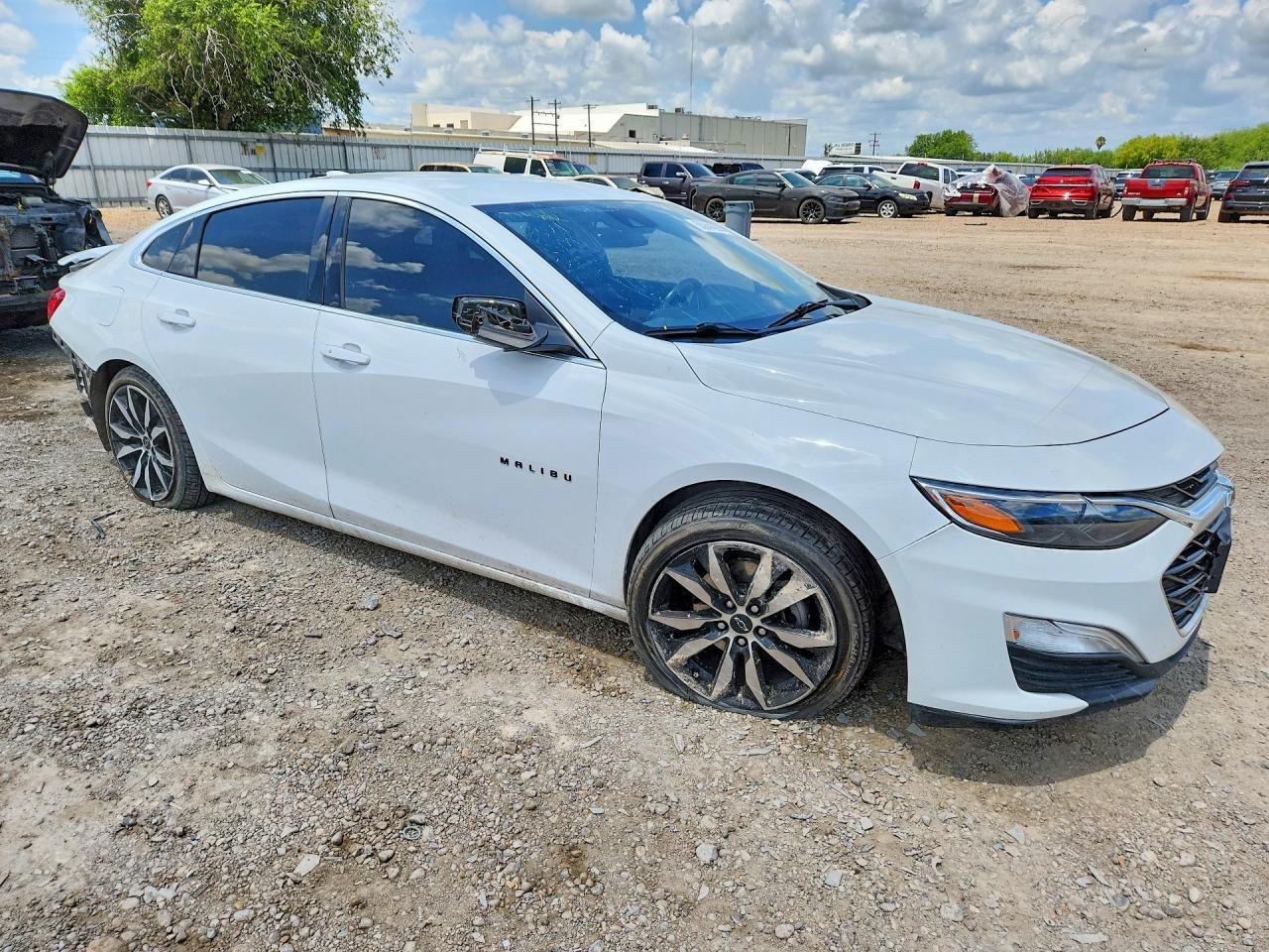 2021 Chevrolet Malibu - Image 4