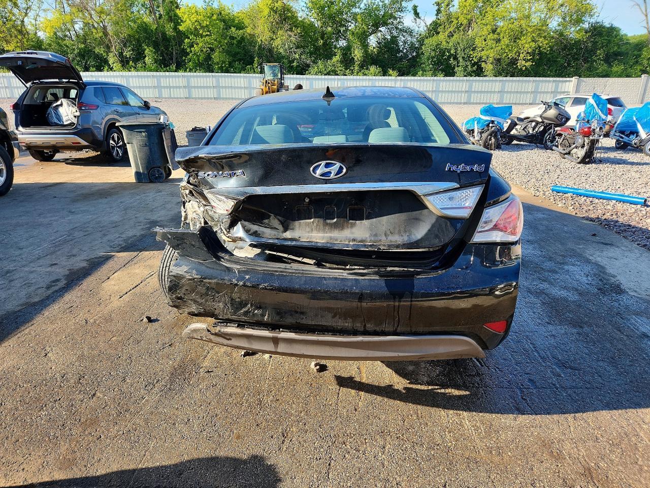 2015 Hyundai Sonata Hybrid Base - Image 6