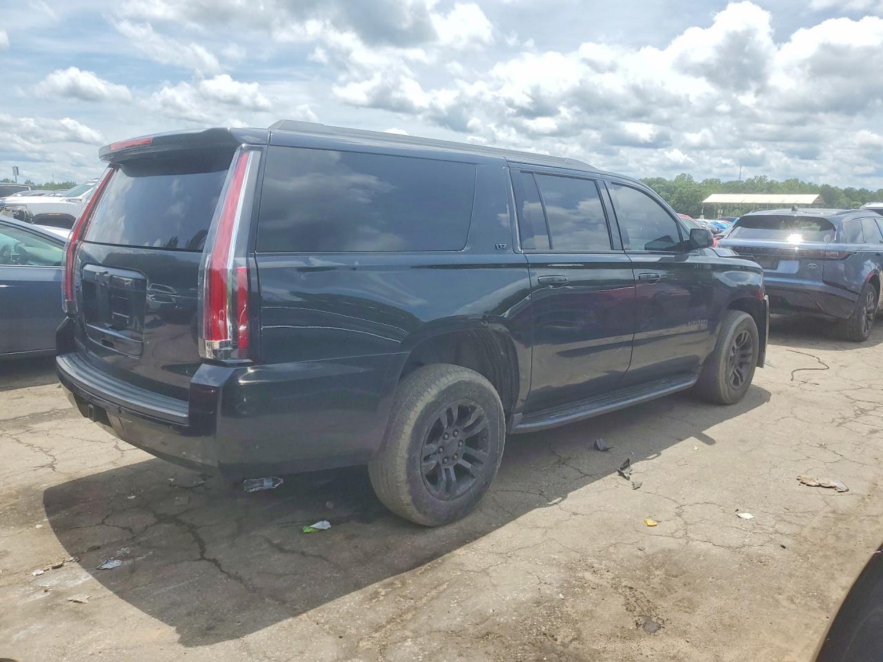 2019 Chevrolet Suburban C1500 Lt - Фото 3