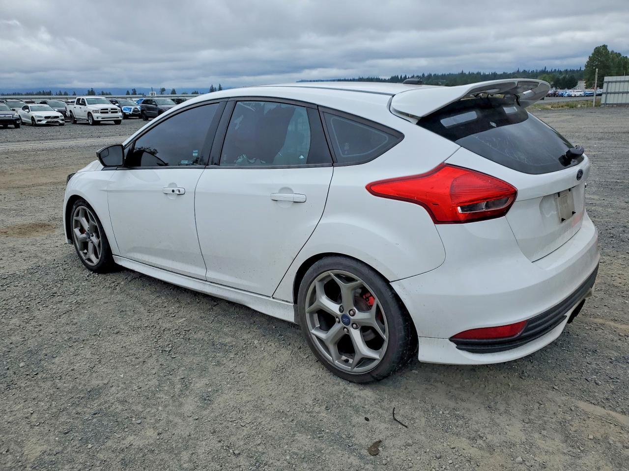 2016 Ford Focus St - Image 2