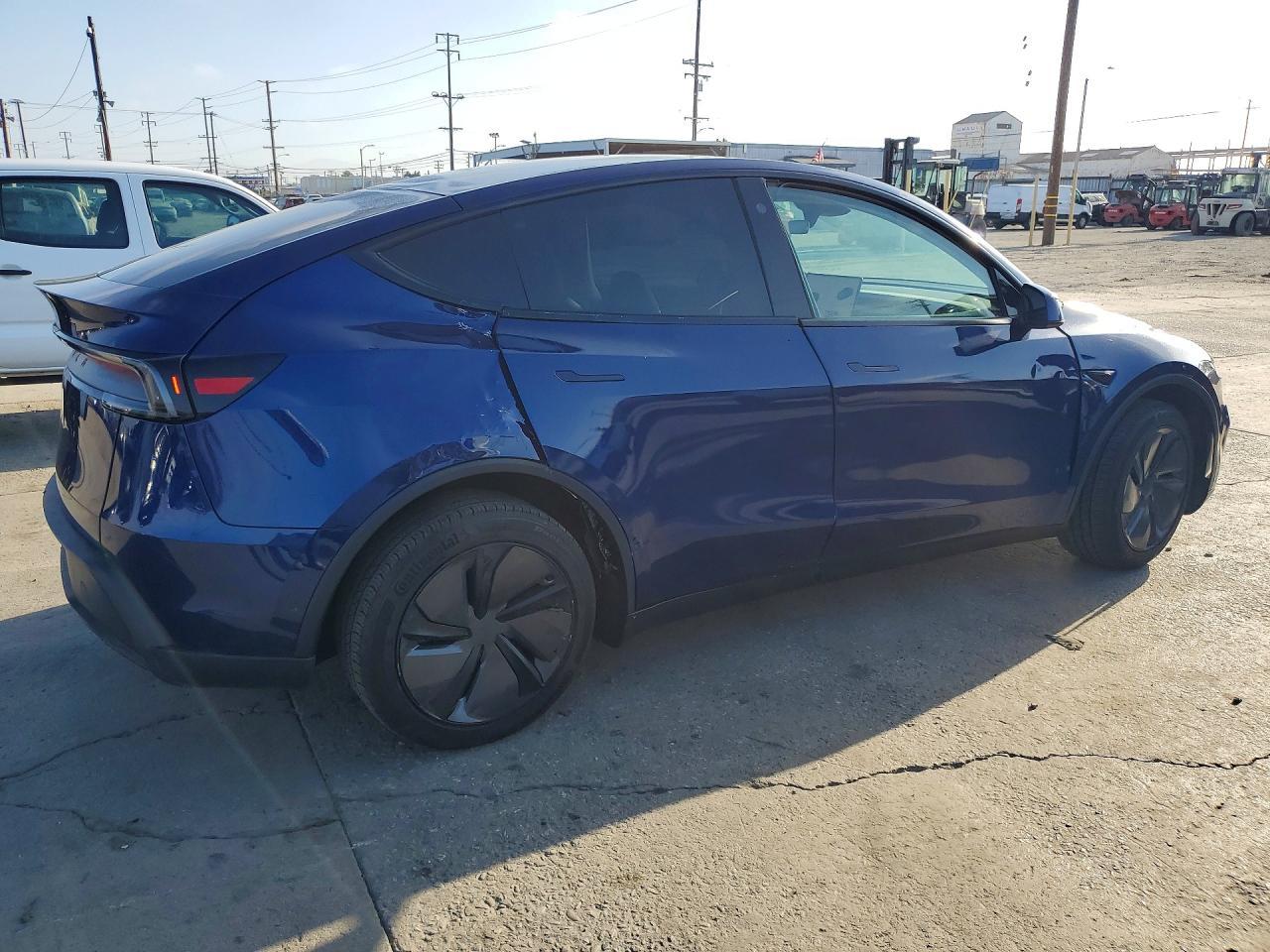 2026 Tesla Model Y - Image 3