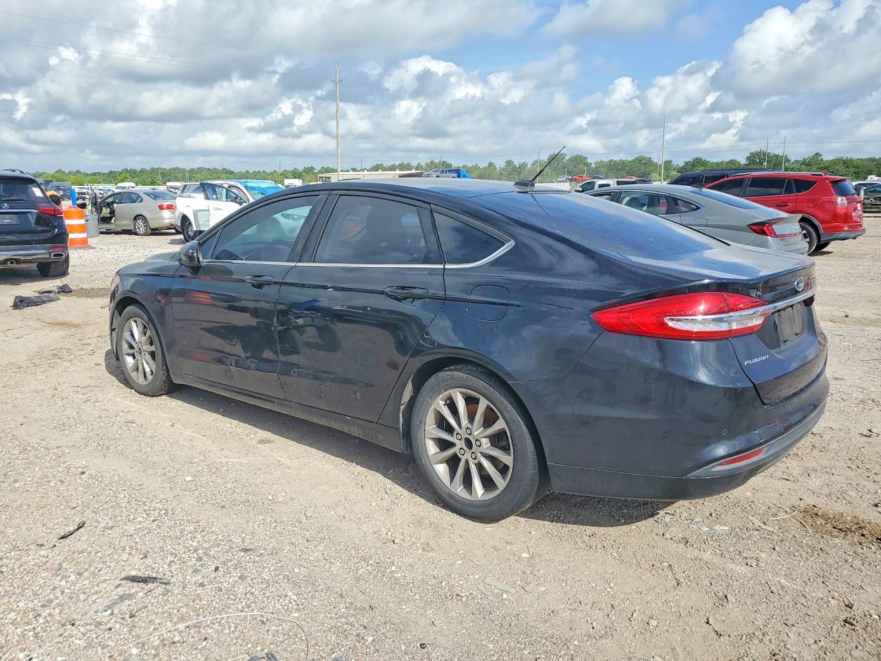 2017 Ford Fusion Se - Фото 2