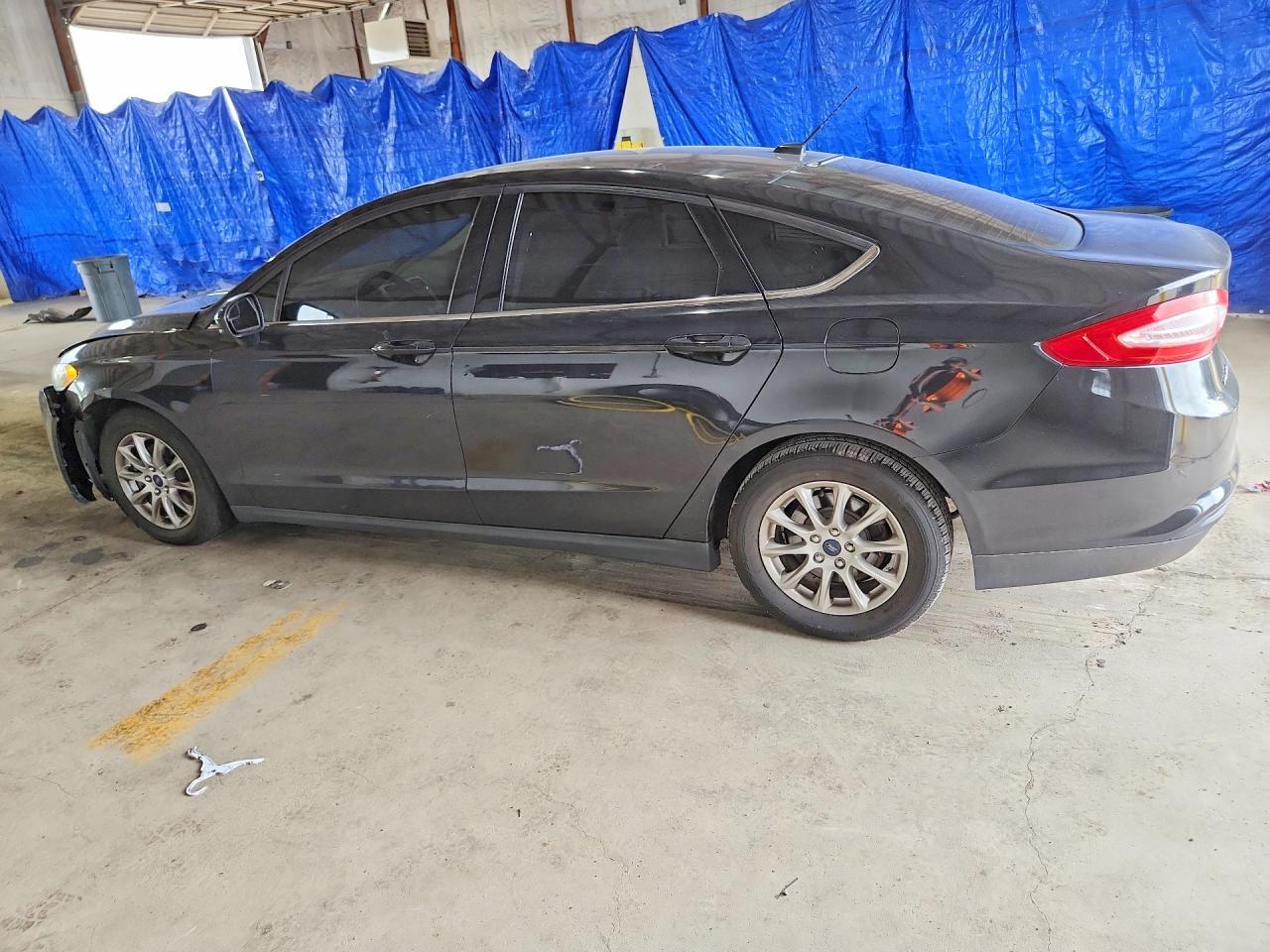 2015 Ford Fusion S - Фото 2