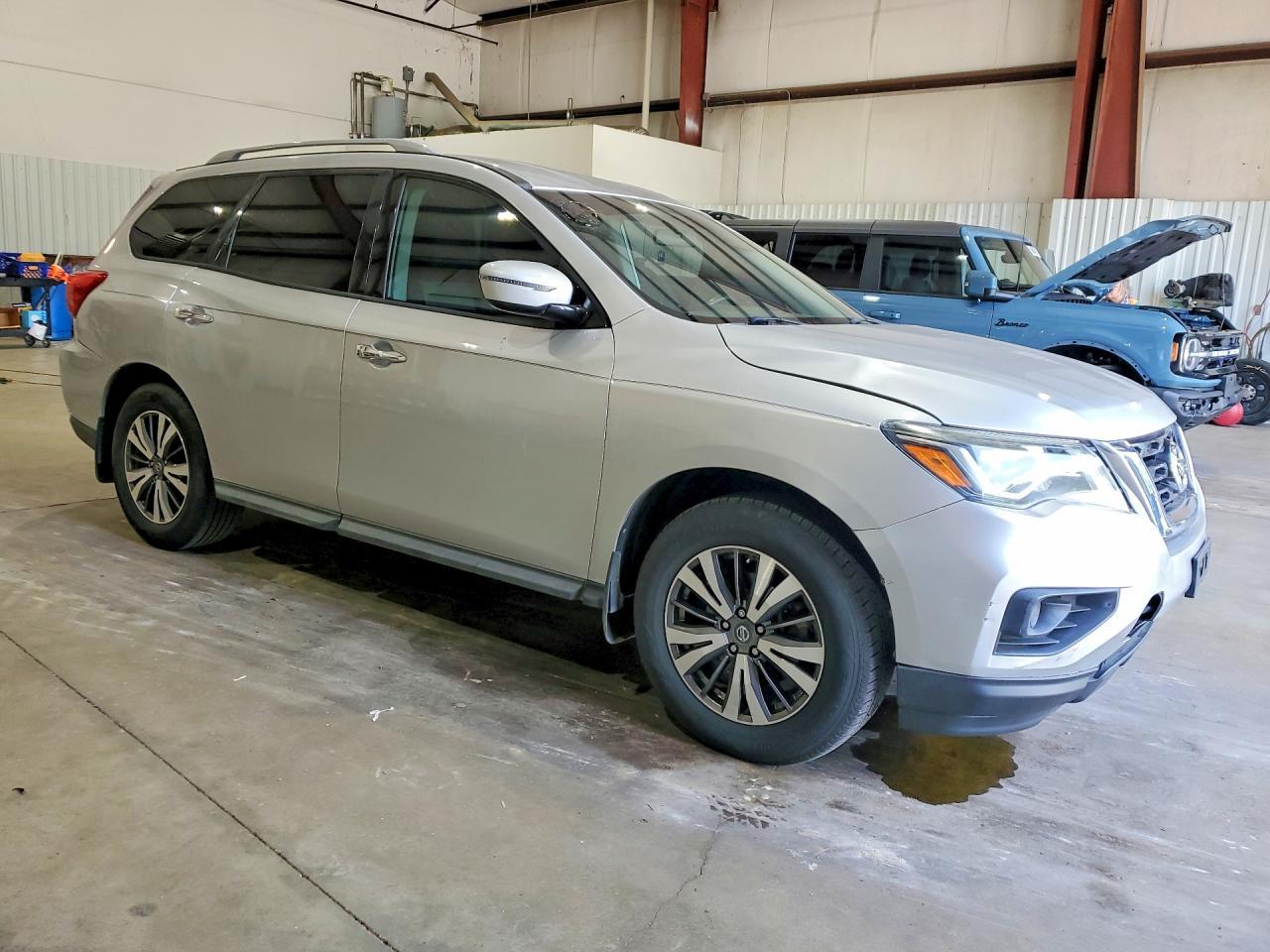 2017 Nissan Pathfinder S - Фото 4