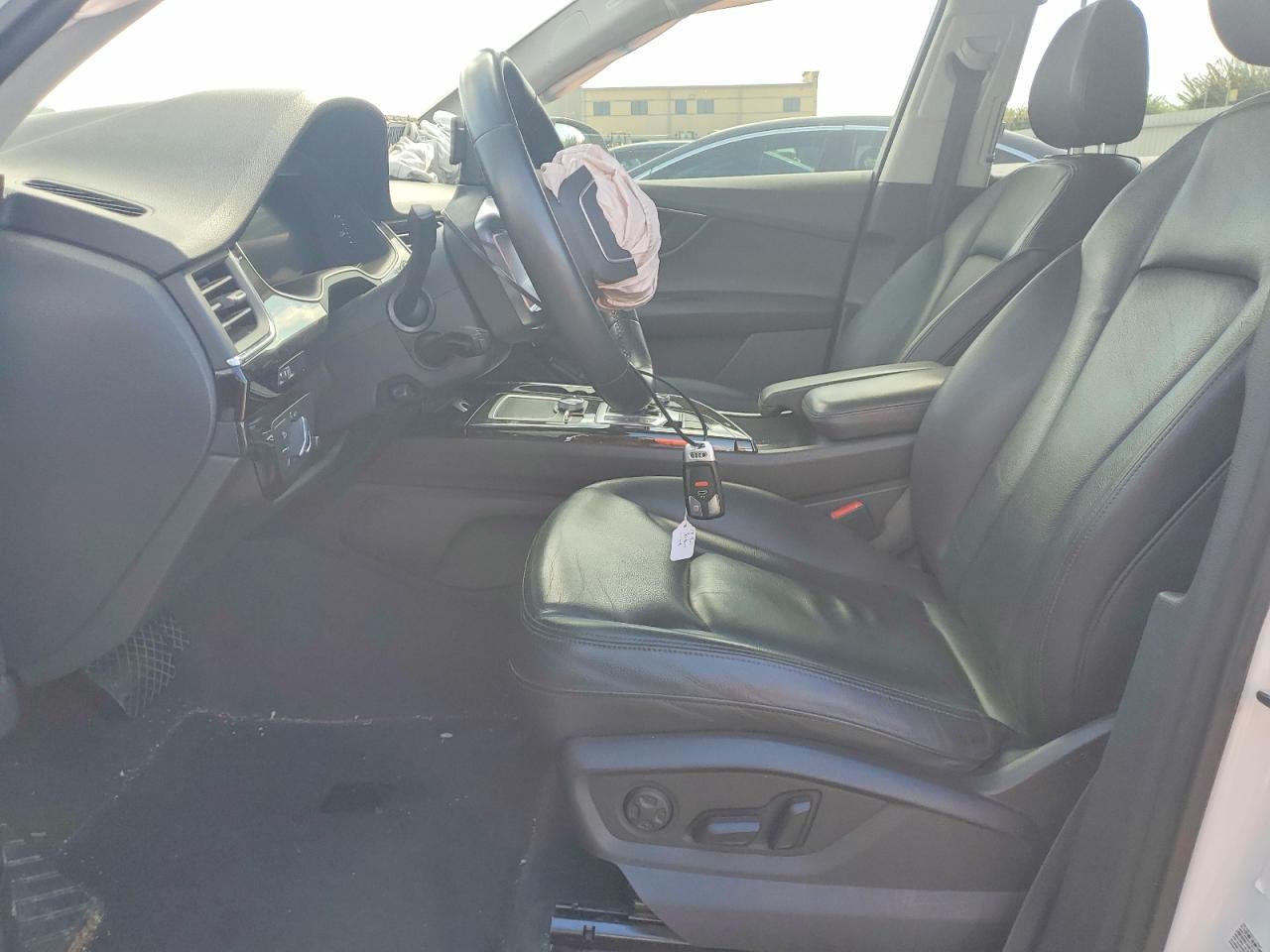 2019 Audi Q7 Premium Plus - Image 7