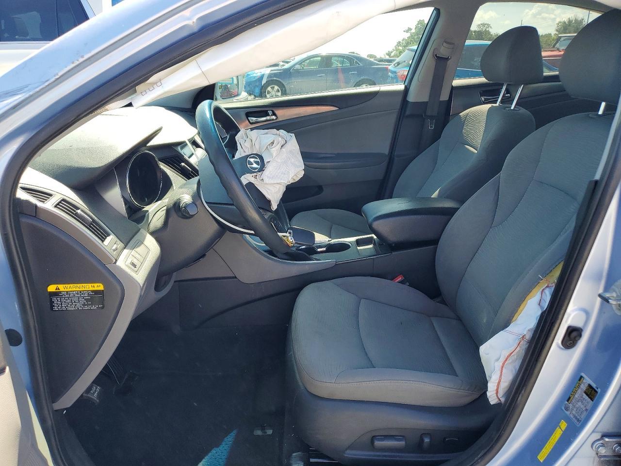 2012 Hyundai Sonata Hybrid - Image 7