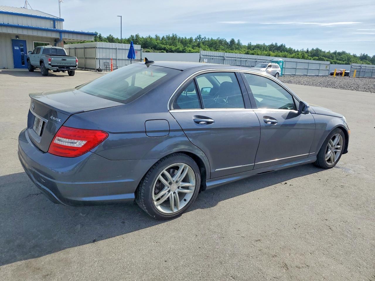 2013 Mercedes-Benz C 300 4Matic - Фото 3