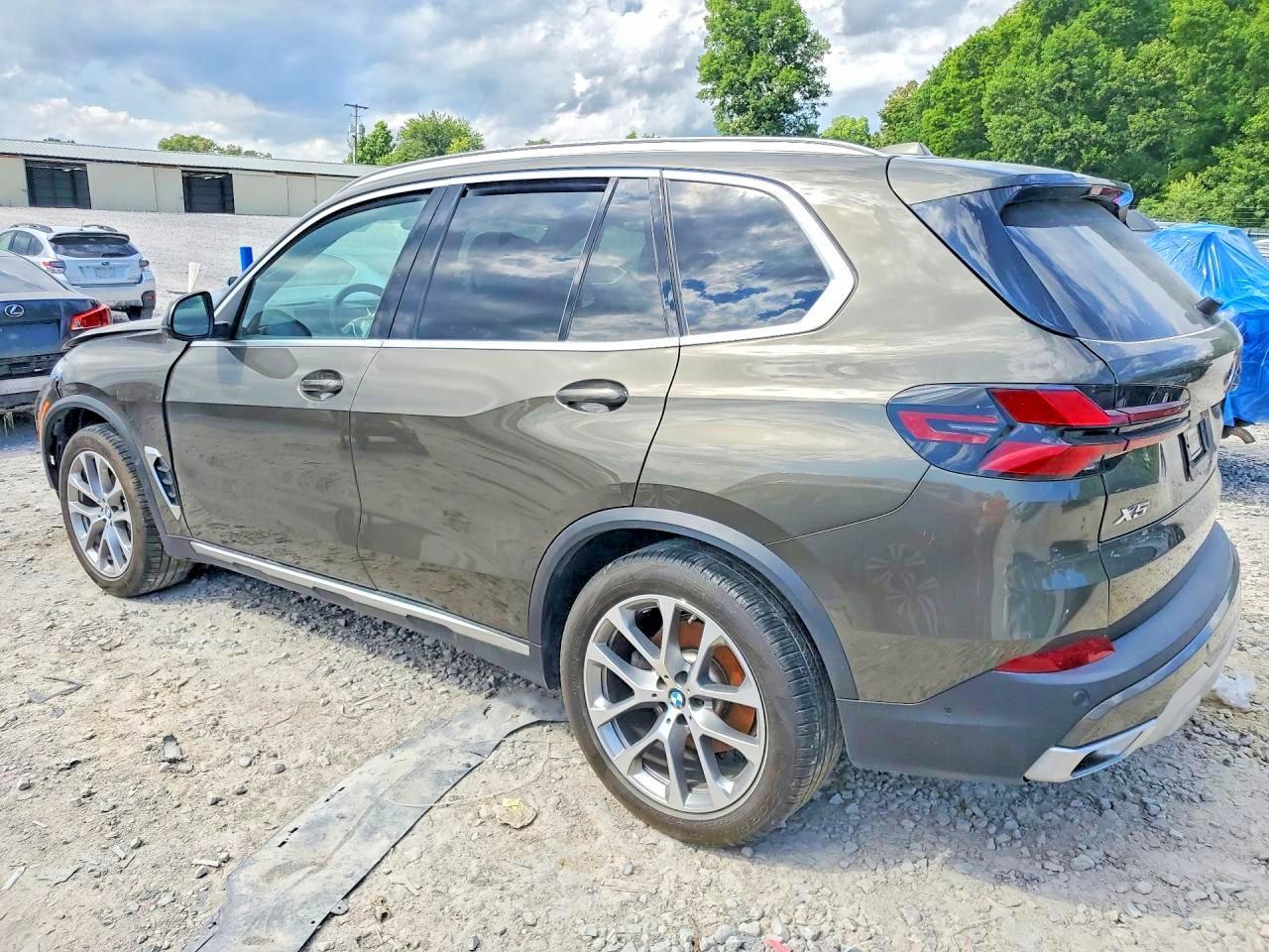 2025 BMW X5 xDrive40I - Image 2