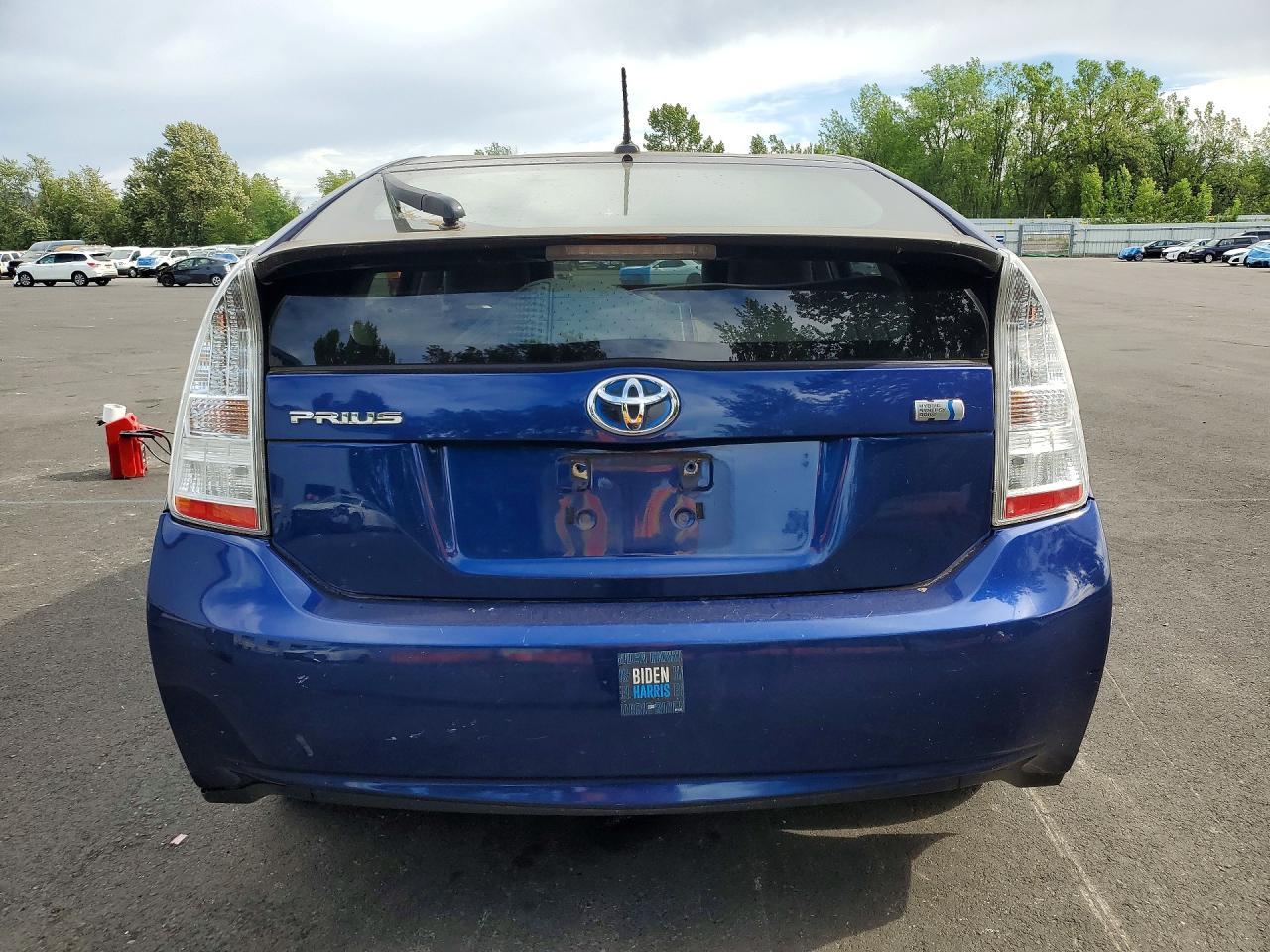 2011 Toyota Prius Four - Image 6