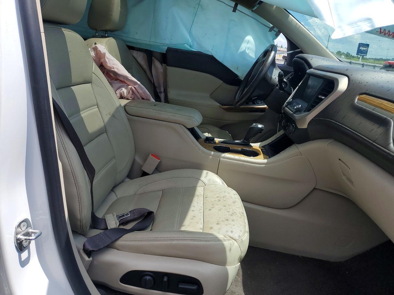 2017 GMC Acadia Denali - Фото 7